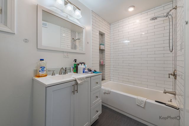 2642 W Superior Street, Chicago, IL 60612