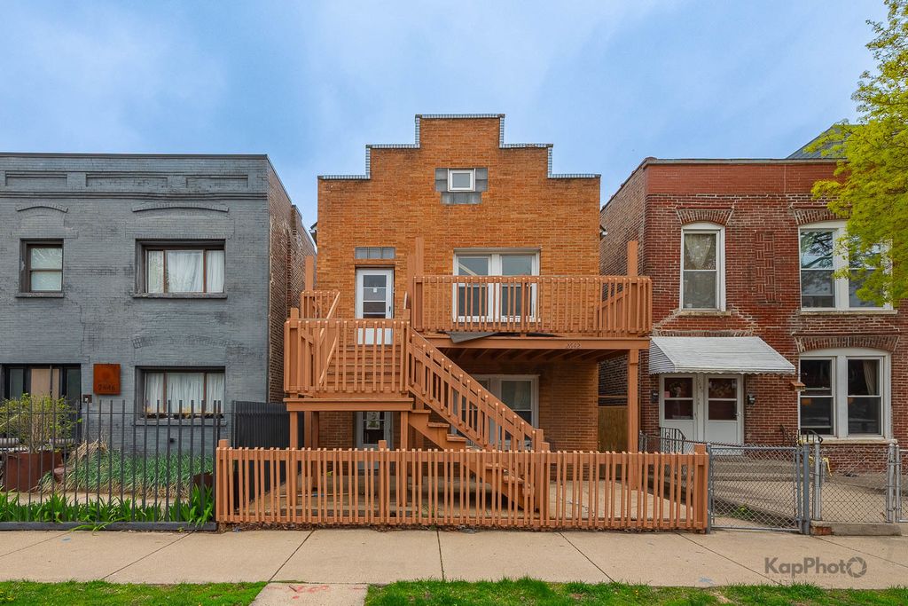 2642 W Superior Street, Chicago, IL 60612
