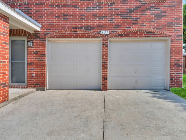 235 Yale Boulevard, Glenn Heights, TX 75154