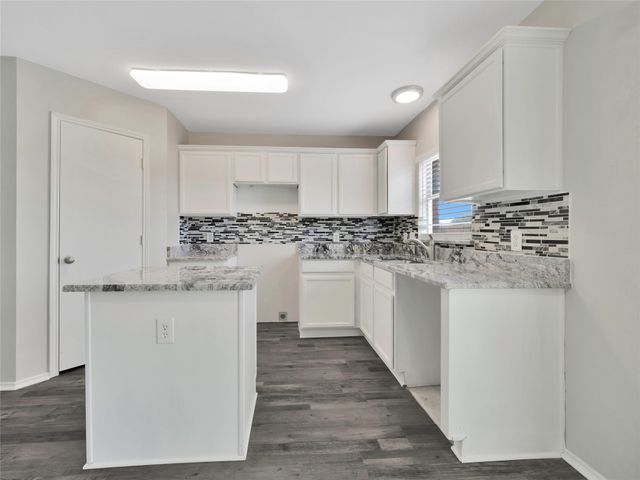 235 Yale Boulevard, Glenn Heights, TX 75154