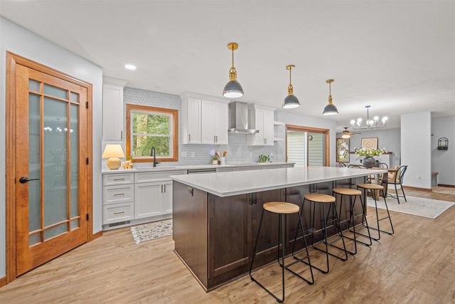 3509 S BARKER LANE, Appleton, WI 54915