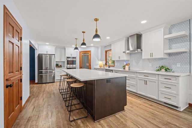 3509 S BARKER LANE, Appleton, WI 54915