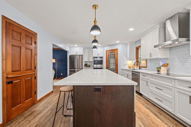 3509 S BARKER LANE, Appleton, WI 54915