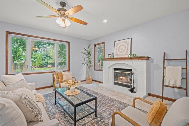 3509 S BARKER LANE, Appleton, WI 54915