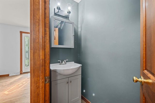 3509 S BARKER LANE, Appleton, WI 54915
