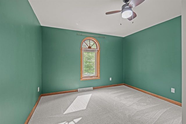 3509 S BARKER LANE, Appleton, WI 54915