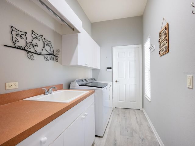 814 ADONIS PLACE, Venice, FL 34292