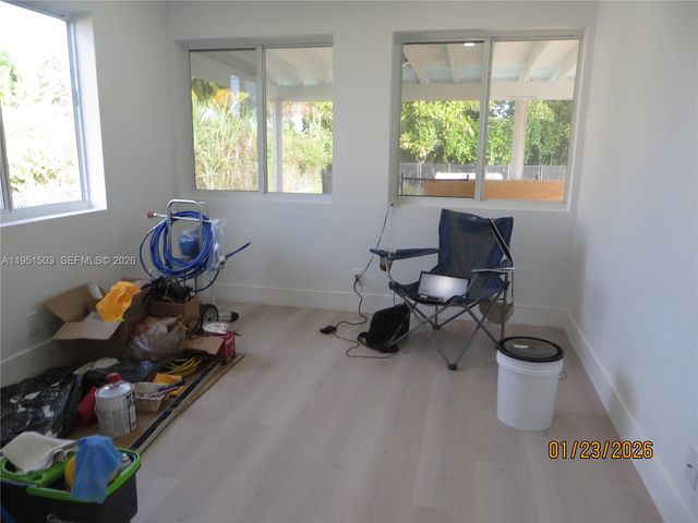 7435 SW 22nd St, Miami, FL 33155