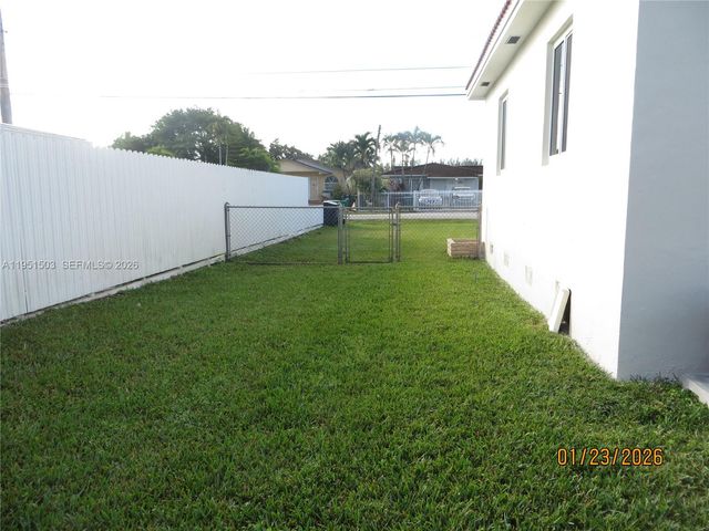 7435 SW 22nd St, Miami, FL 33155