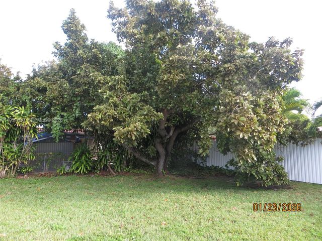 7435 SW 22nd St, Miami, FL 33155