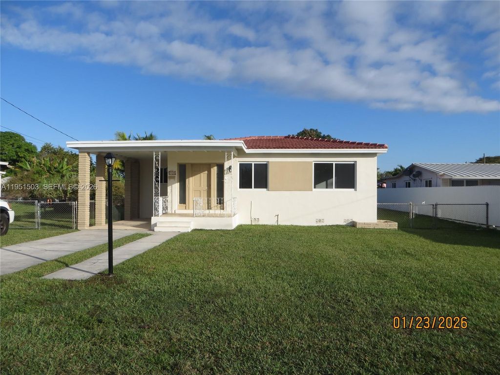 7435 SW 22nd St, Miami, FL 33155