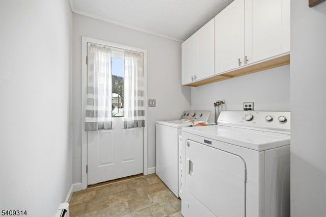 8 Bordeaux Ter, West Milford Twp., NJ 07480