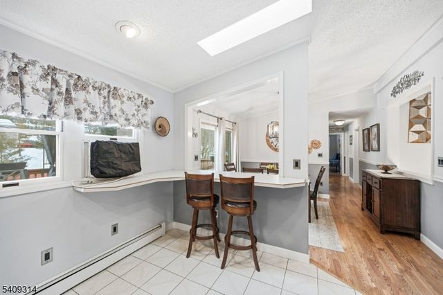 8 Bordeaux Ter, West Milford Twp., NJ 07480