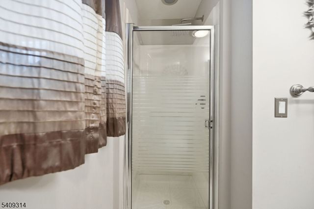 8 Bordeaux Ter, West Milford Twp., NJ 07480