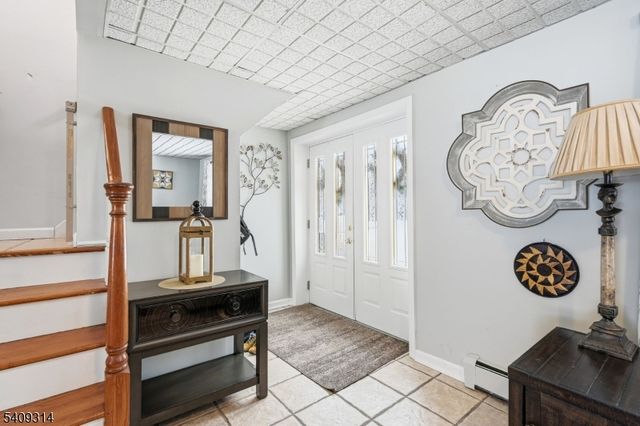 8 Bordeaux Ter, West Milford Twp., NJ 07480