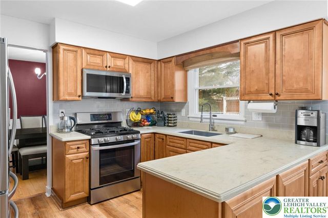 402 Florentine Drive, Forks Twp, PA 18040