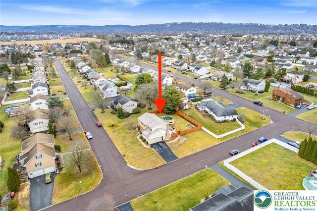 402 Florentine Drive, Forks Twp, PA 18040