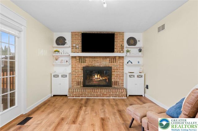 402 Florentine Drive, Forks Twp, PA 18040