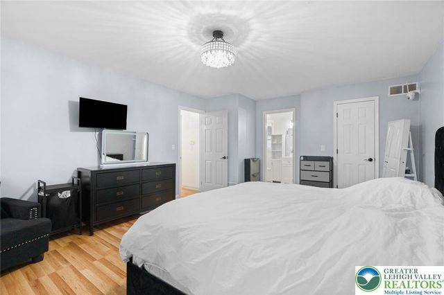 402 Florentine Drive, Forks Twp, PA 18040