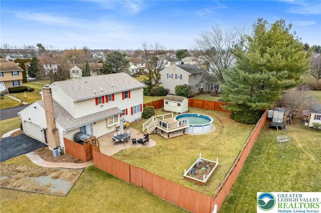 402 Florentine Drive, Forks Twp, PA 18040