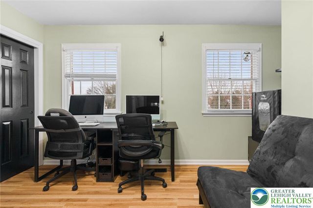 402 Florentine Drive, Forks Twp, PA 18040