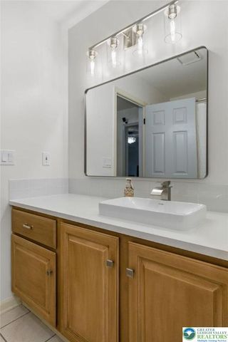 402 Florentine Drive, Forks Twp, PA 18040