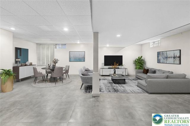 402 Florentine Drive, Forks Twp, PA 18040