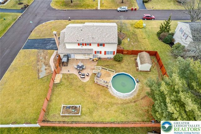 402 Florentine Drive, Forks Twp, PA 18040