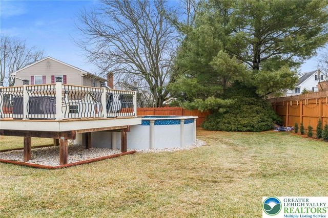 402 Florentine Drive, Forks Twp, PA 18040