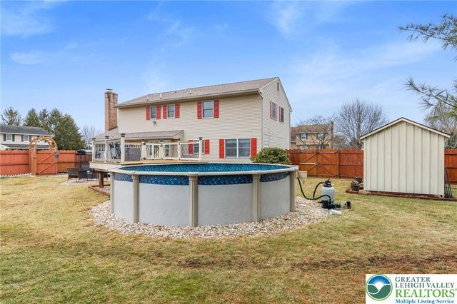 402 Florentine Drive, Forks Twp, PA 18040