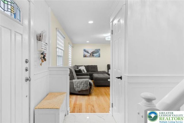 402 Florentine Drive, Forks Twp, PA 18040