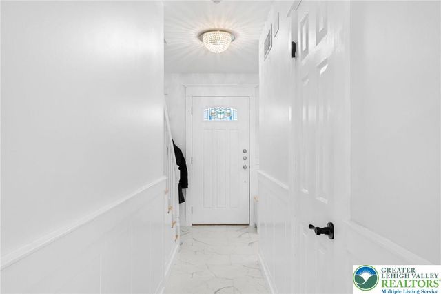 402 Florentine Drive, Forks Twp, PA 18040