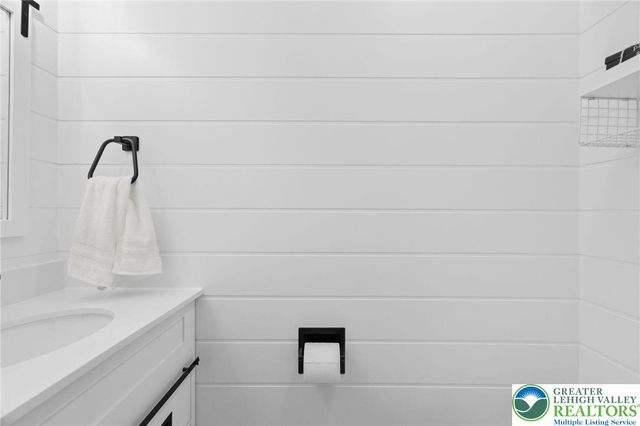 402 Florentine Drive, Forks Twp, PA 18040