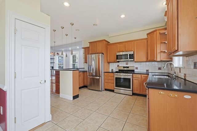 43 Leonard St, Waltham, MA 02451