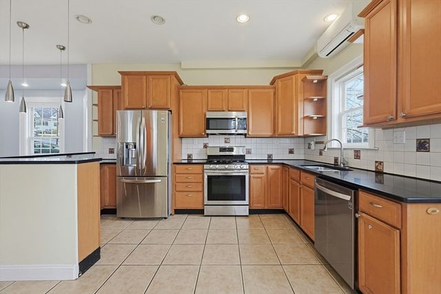 43 Leonard St, Waltham, MA 02451