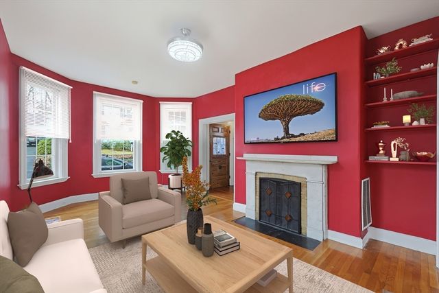 43 Leonard St, Waltham, MA 02451