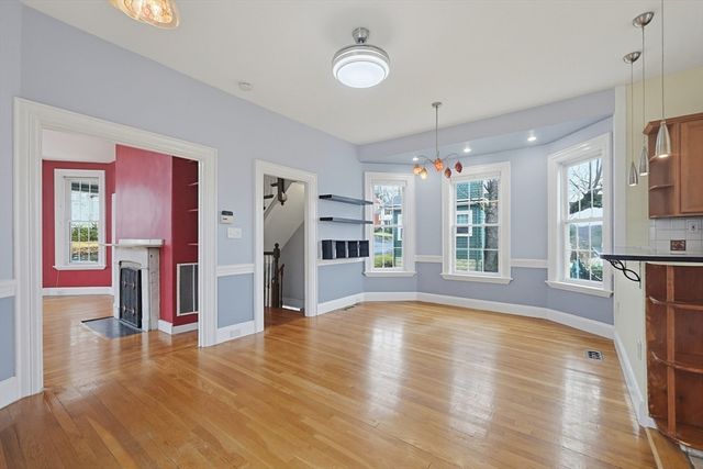 43 Leonard St, Waltham, MA 02451