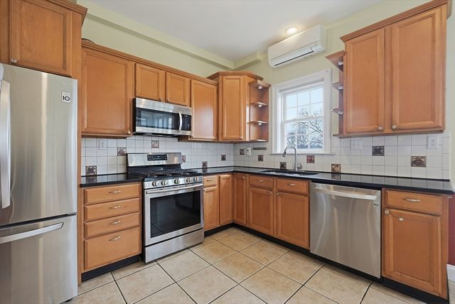 43 Leonard St, Waltham, MA 02451