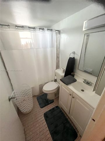 2581 N Garden Drive N 203, Lake Worth, FL 33461