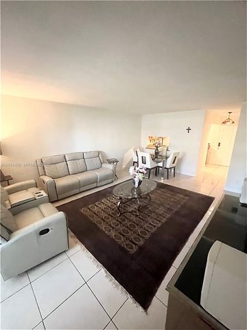2581 N Garden Drive N 203, Lake Worth, FL 33461