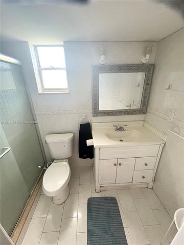 2581 N Garden Drive N 203, Lake Worth, FL 33461