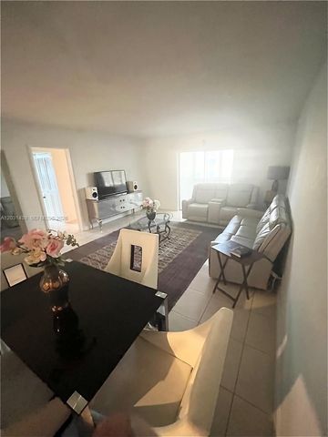 2581 N Garden Drive N 203, Lake Worth, FL 33461