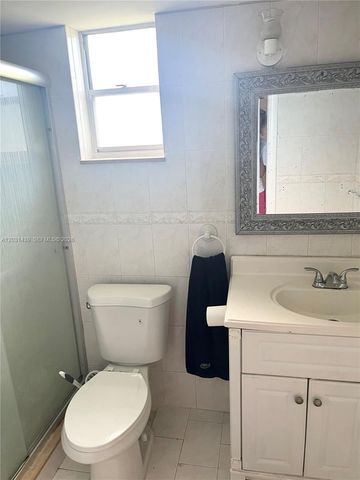 2581 N Garden Drive N 203, Lake Worth, FL 33461