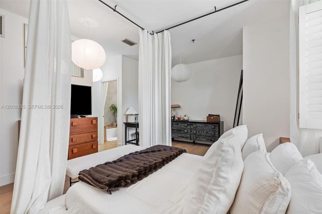 721 Biltmore Way 101, Coral Gables, FL 33134