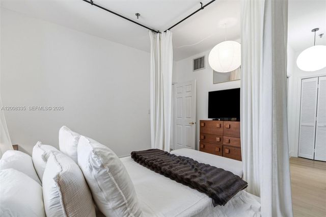 721 Biltmore Way 101, Coral Gables, FL 33134