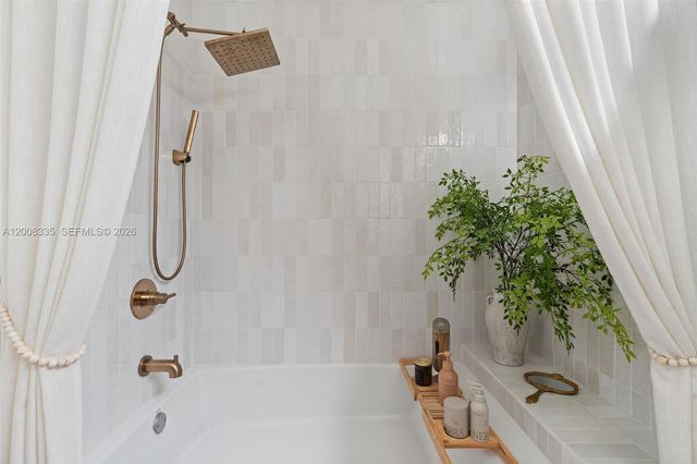 721 Biltmore Way 101, Coral Gables, FL 33134