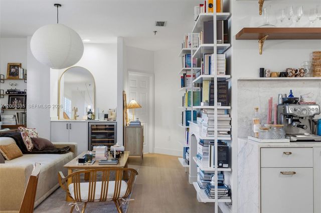 721 Biltmore Way 101, Coral Gables, FL 33134