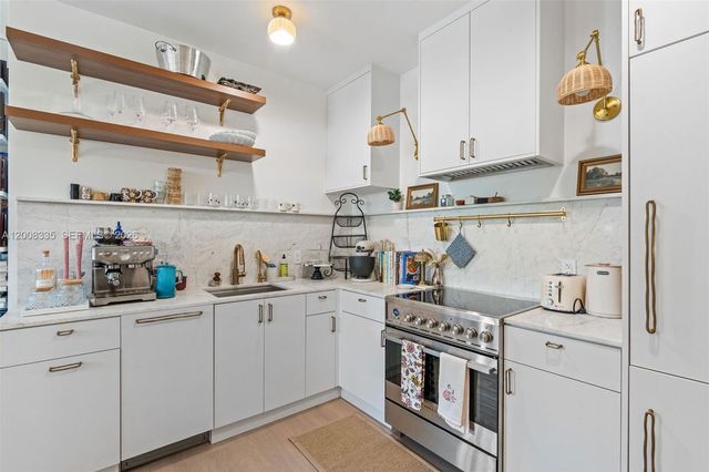 721 Biltmore Way 101, Coral Gables, FL 33134