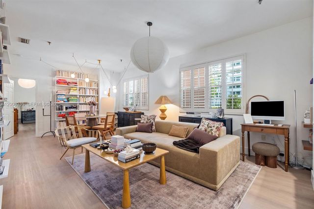 721 Biltmore Way 101, Coral Gables, FL 33134