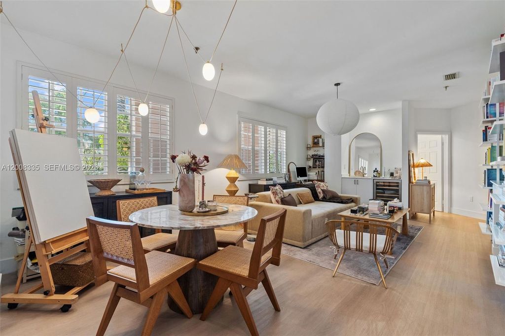 721 Biltmore Way 101, Coral Gables, FL 33134